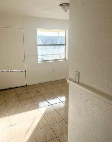$1,950 | 605 West 68th Street, Unit 23, Hialeah, FL 33014