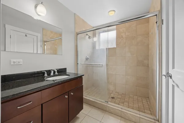 $269,900 | 812 North Boulevard, Unit 201, Oak Park, IL 60301