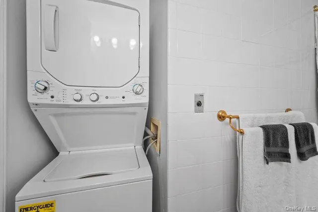 $364,000 | 500 Pondside Drive, Unit 2H, White Plains, NY 10607