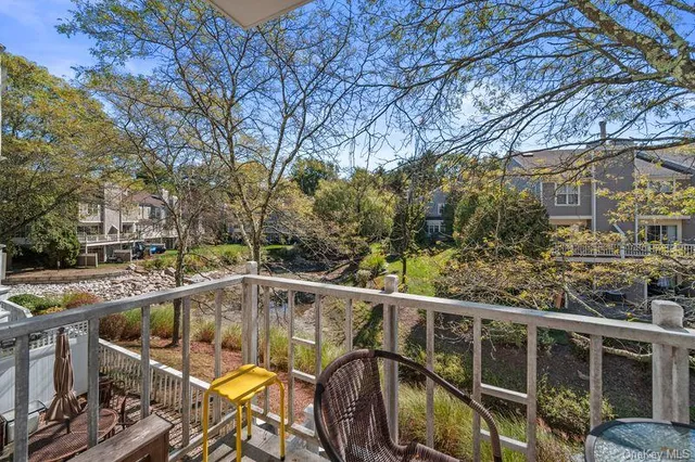 $364,000 | 500 Pondside Drive, Unit 2H, White Plains, NY 10607