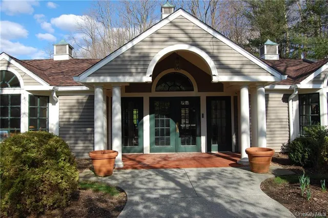 $364,000 | 500 Pondside Drive, Unit 2H, White Plains, NY 10607