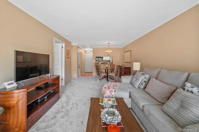 $364,000 | 500 Pondside Drive, Unit 2H, White Plains, NY 10607