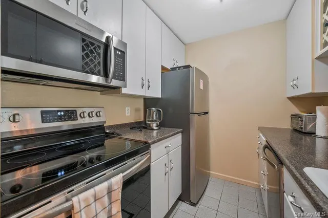 $364,000 | 500 Pondside Drive, Unit 2H, White Plains, NY 10607