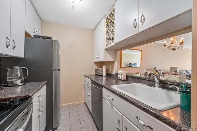 $364,000 | 500 Pondside Drive, Unit 2H, White Plains, NY 10607