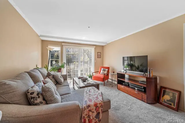 $364,000 | 500 Pondside Drive, Unit 2H, White Plains, NY 10607