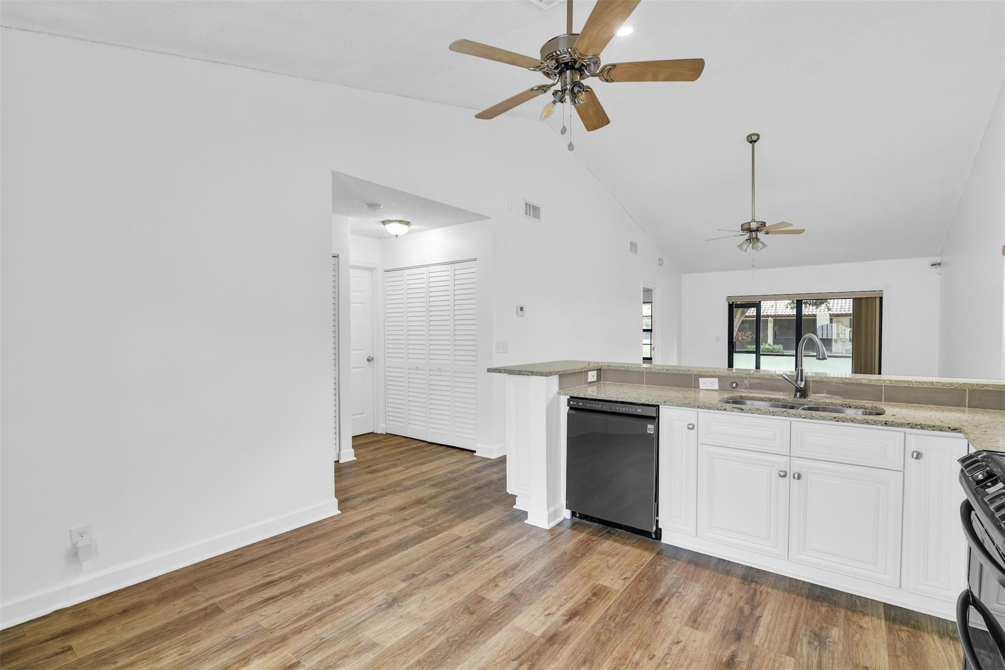 486 Hardwood Place Boca Raton, FL 33431 - Photo 8 of 48 Photo 8