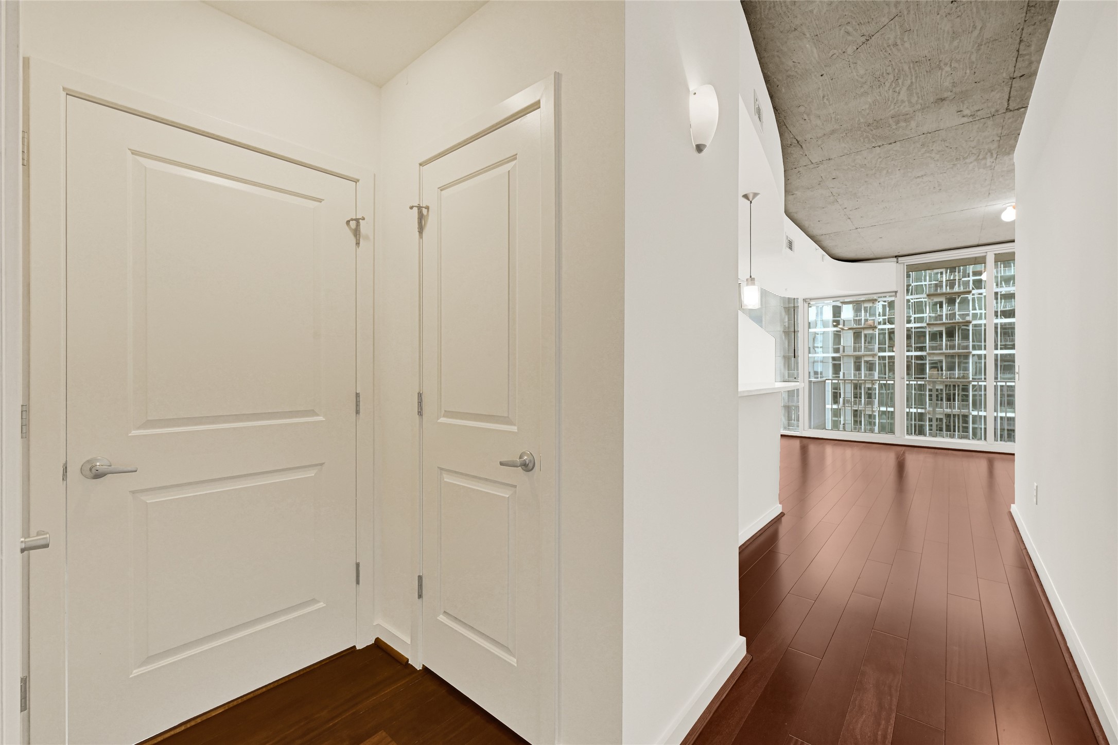 5925 Almeda Road, Unit 11508 Houston, TX 77004 - Photo 9 of 44 wooden floor in an empty room
