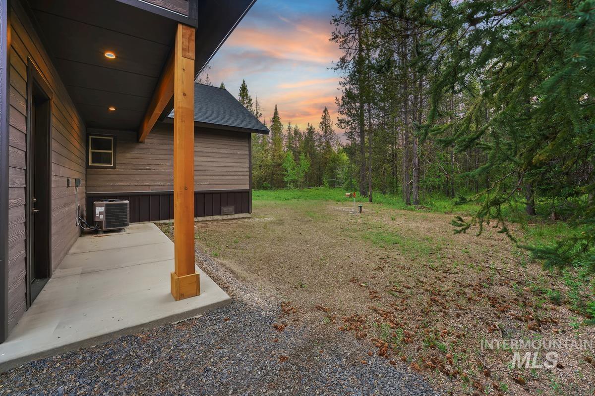 136 Jacks Loop Donnelly, ID 83615 - Photo 6 of 48