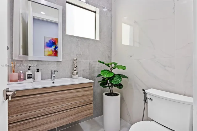 $2,535,000 | 81 South Royal Poinciana Boulevard, Miami Springs, FL 33166