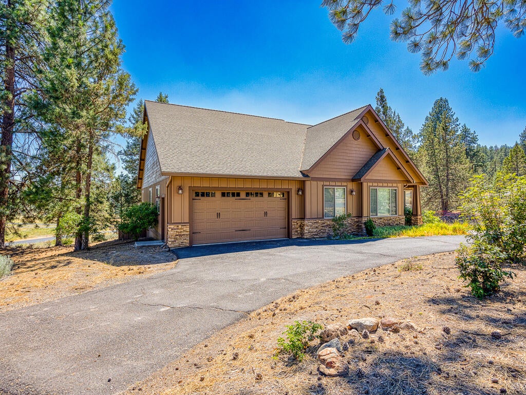 1096 Timber Ridge Loop Klamath Falls, OR 97601 - Photo 2 of 40 1096 Timber Ridge-02