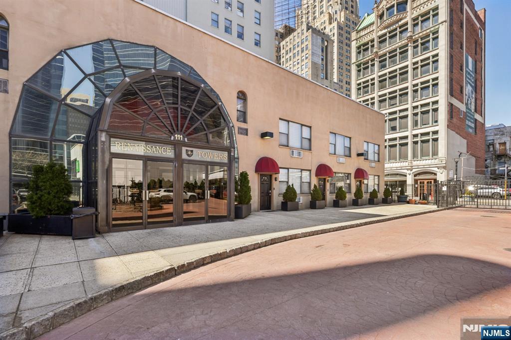 111 Mulberry Street, Unit 2V Newark, NJ 07102 - Photo 22 of 27