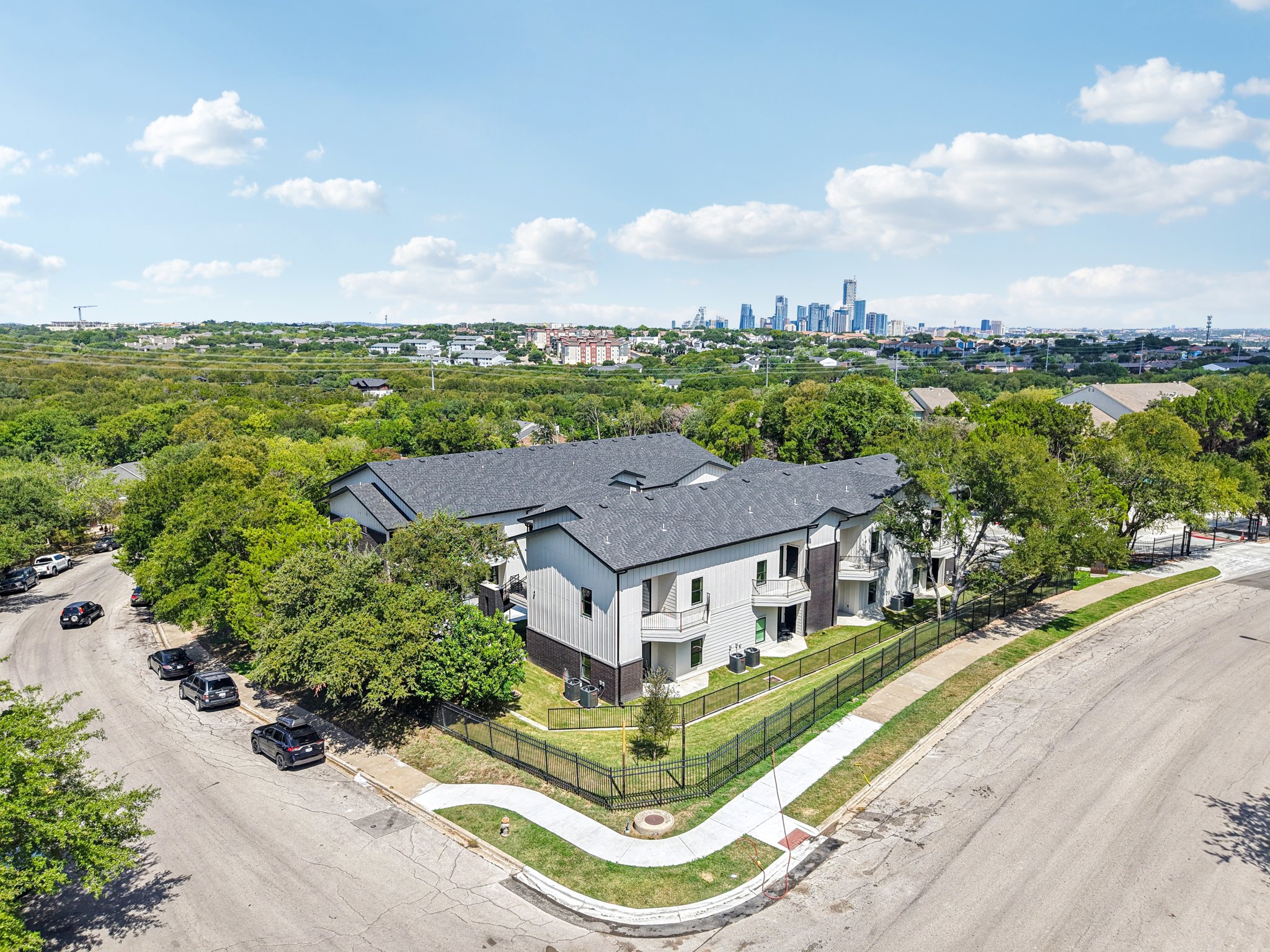 2450 Wickersham Lane, Unit 2012 Austin, TX 78741 - Photo 2 of 36 Aerial view of skyline