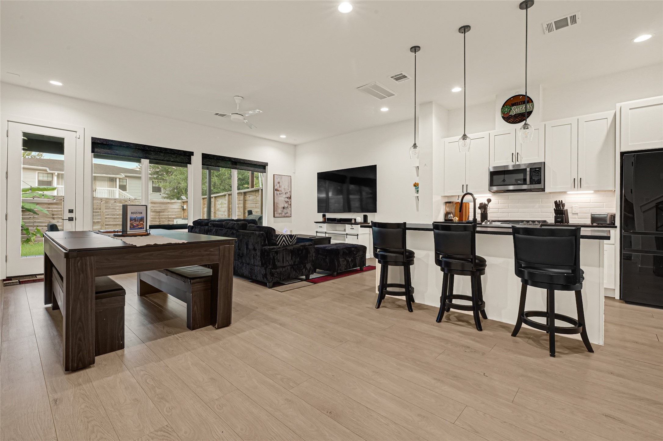 6735 Del Rio Street Houston, TX 77021 - Photo 3 of 38 Gallery Image 3