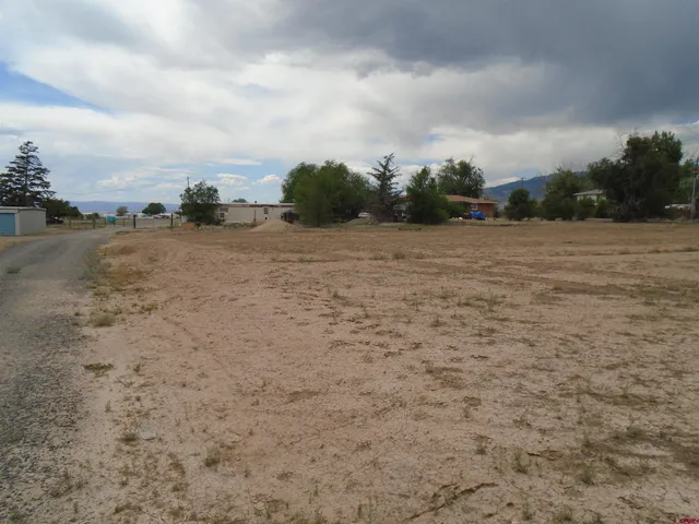 a view of an outdoor space