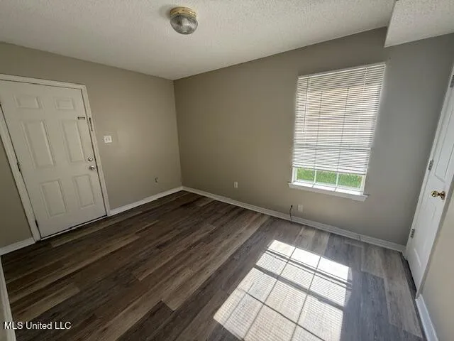 $1,400 | 10658 East Bay Tree Drive, Gulfport, MS 39503