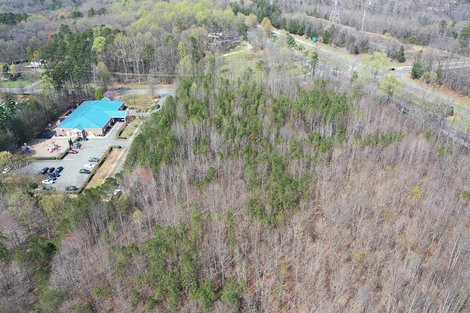 7631 Pleasant Grove Road Charlotte, NC 28216 - Photo 7 of 23 Gallery Image 7