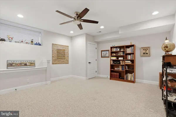 $5,200 | 159 Green Lane, Philadelphia, PA 19127