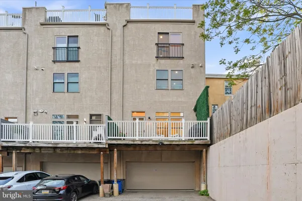 $5,200 | 159 Green Lane, Philadelphia, PA 19127