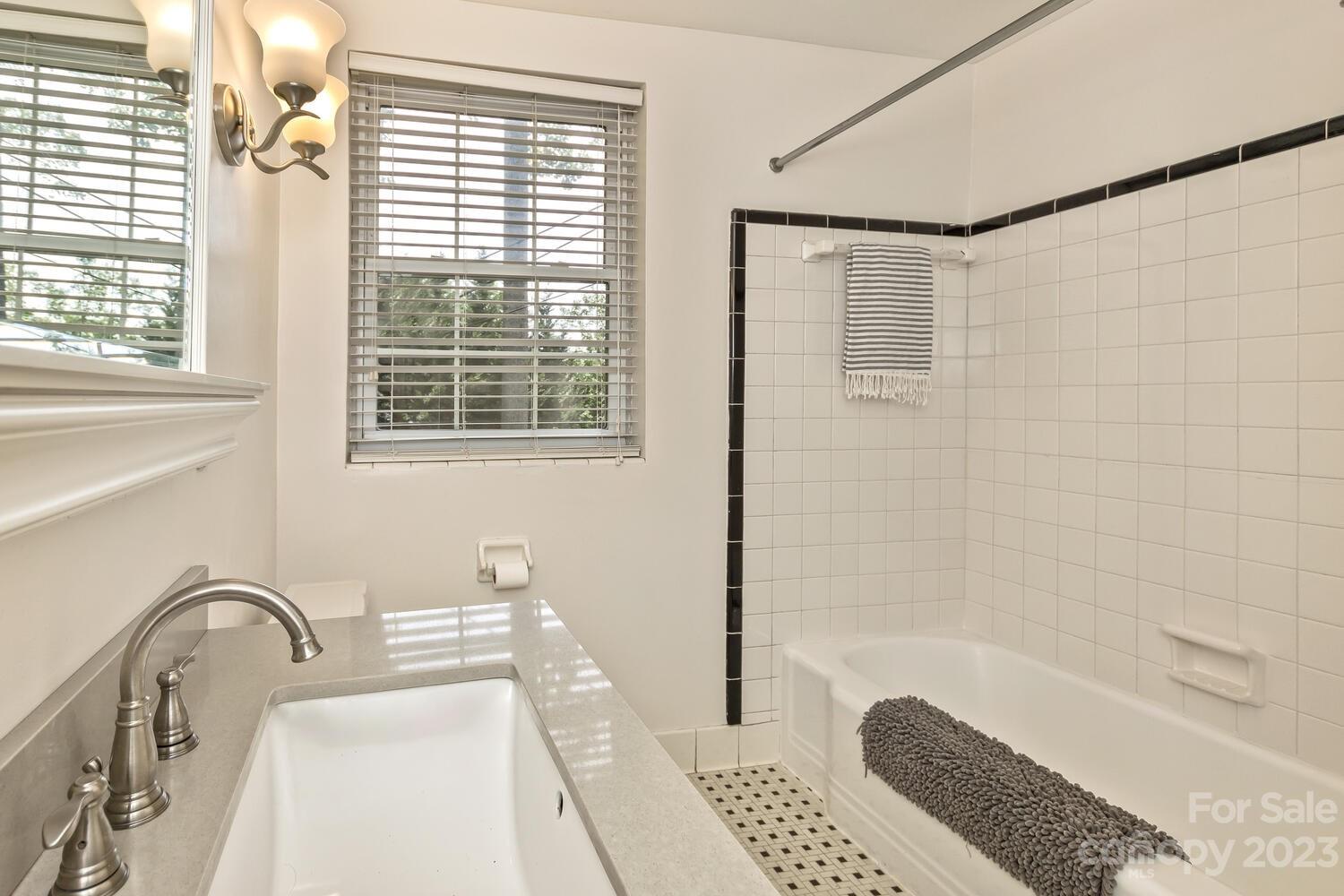 33 Woodcrest Road Asheville, NC 28804 - Photo 29 of 46 Gallery Image 29