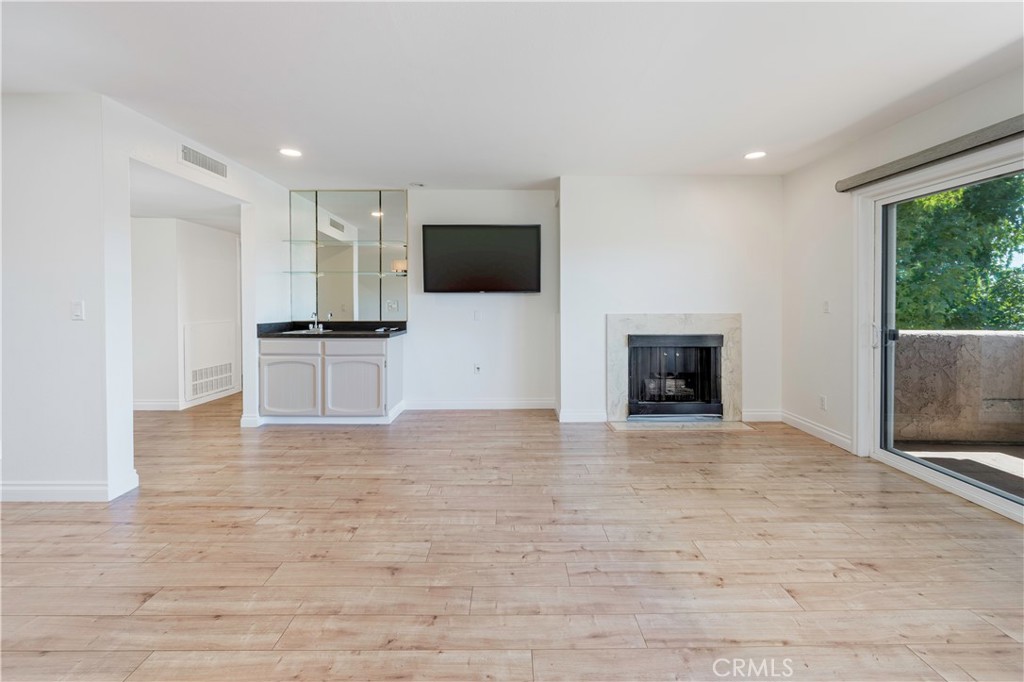 12300 Montecito Road, Unit 27 Seal Beach, CA 90740 - Photo 8 of 45 Gallery Image 8