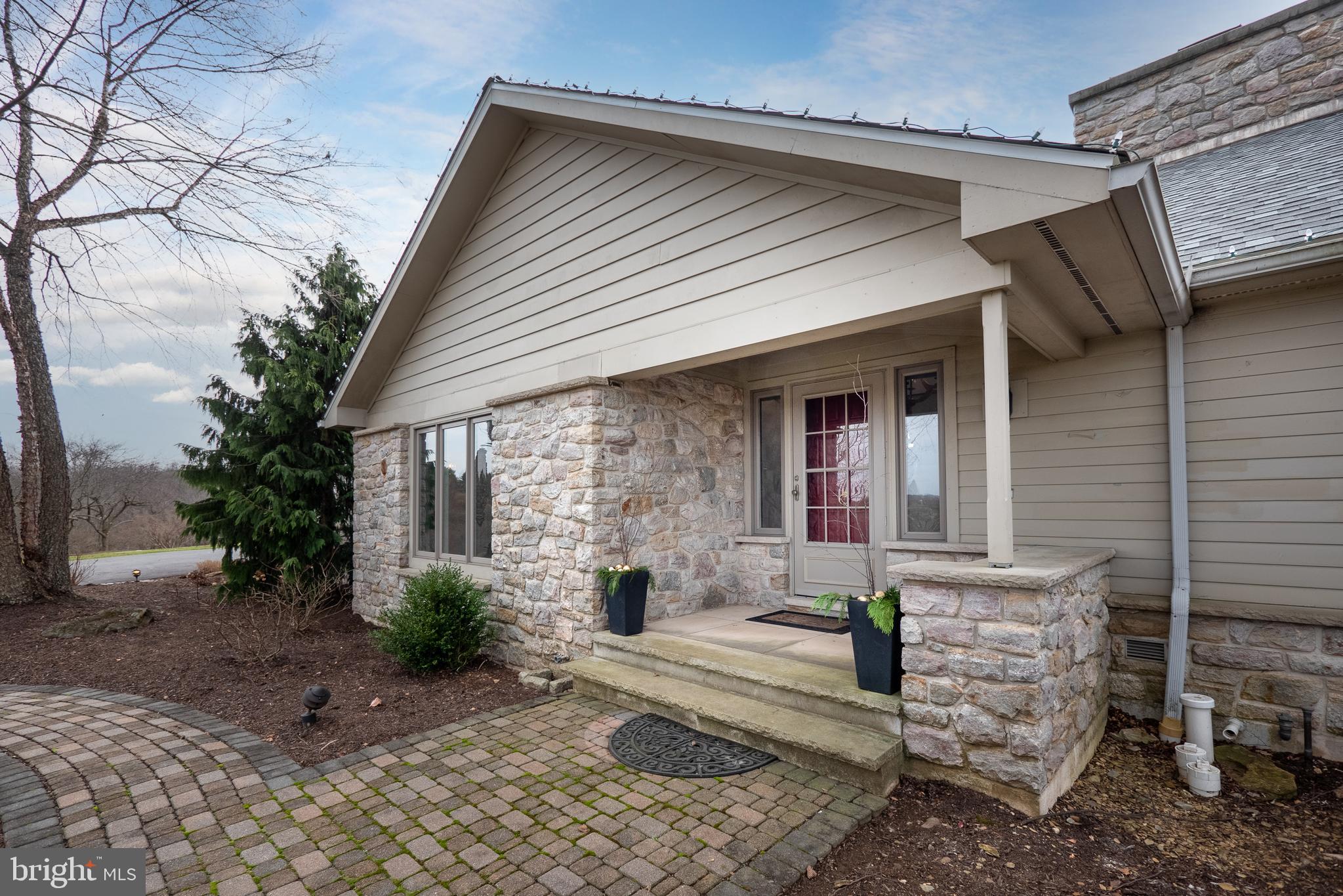 8166 Valley Road Fogelsville, PA 18051 - Photo 2 of 46 Gallery Image 2