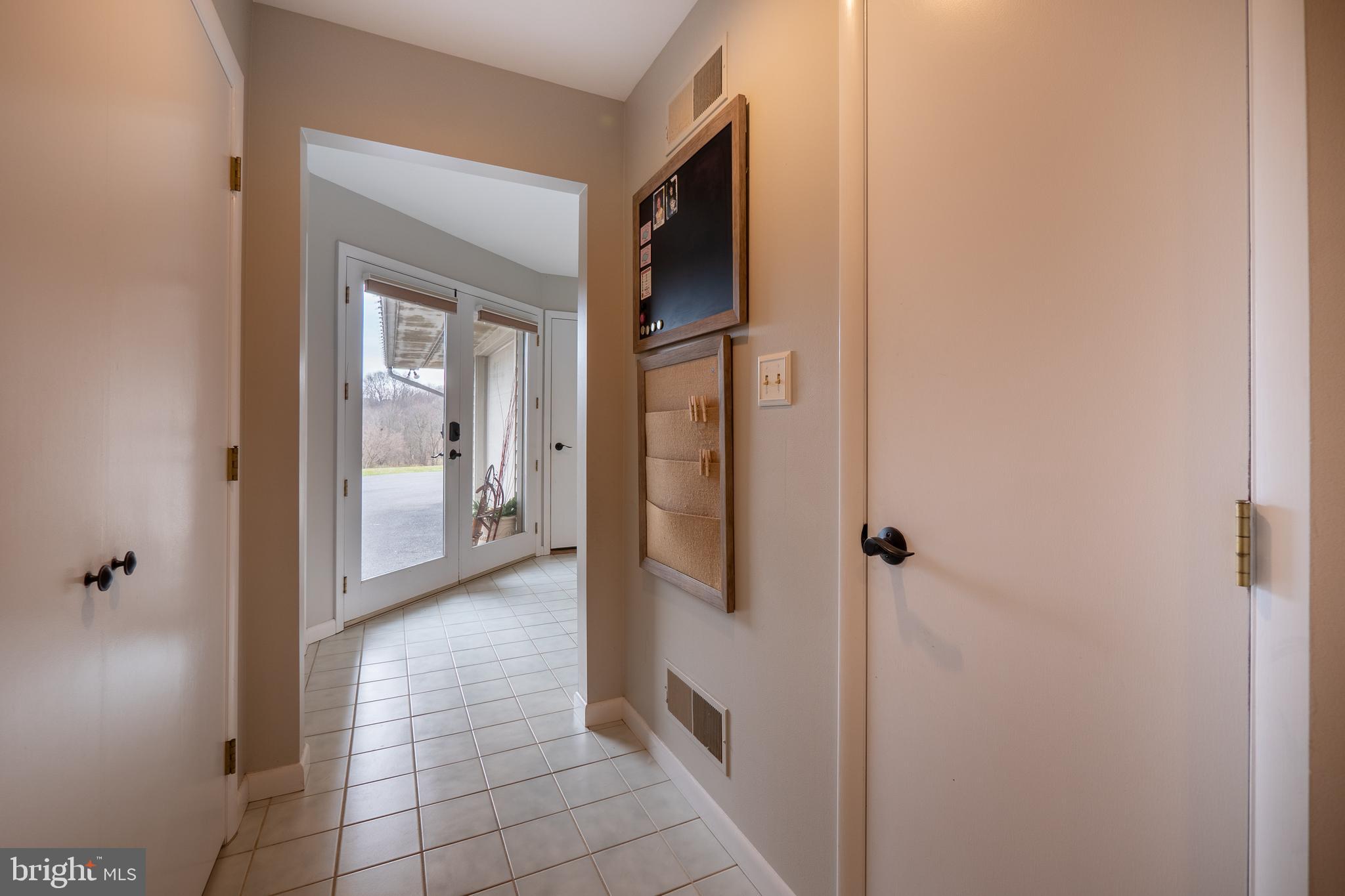 8166 Valley Road Fogelsville, PA 18051 - Photo 10 of 46 Gallery Image 10
