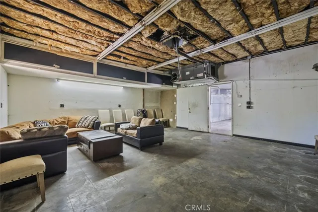 $1,350,000 | 19158 Roscoe Boulevard, Northridge, CA 91324