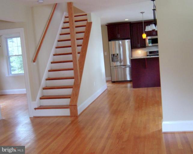 717 Dunkirk Road Baltimore, MD 21212 - Photo 6 of 18 Living Room/Dining Room