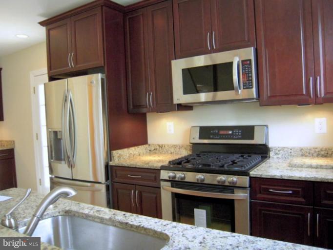 717 Dunkirk Road Baltimore, MD 21212 - Photo 8 of 18 Kitchen