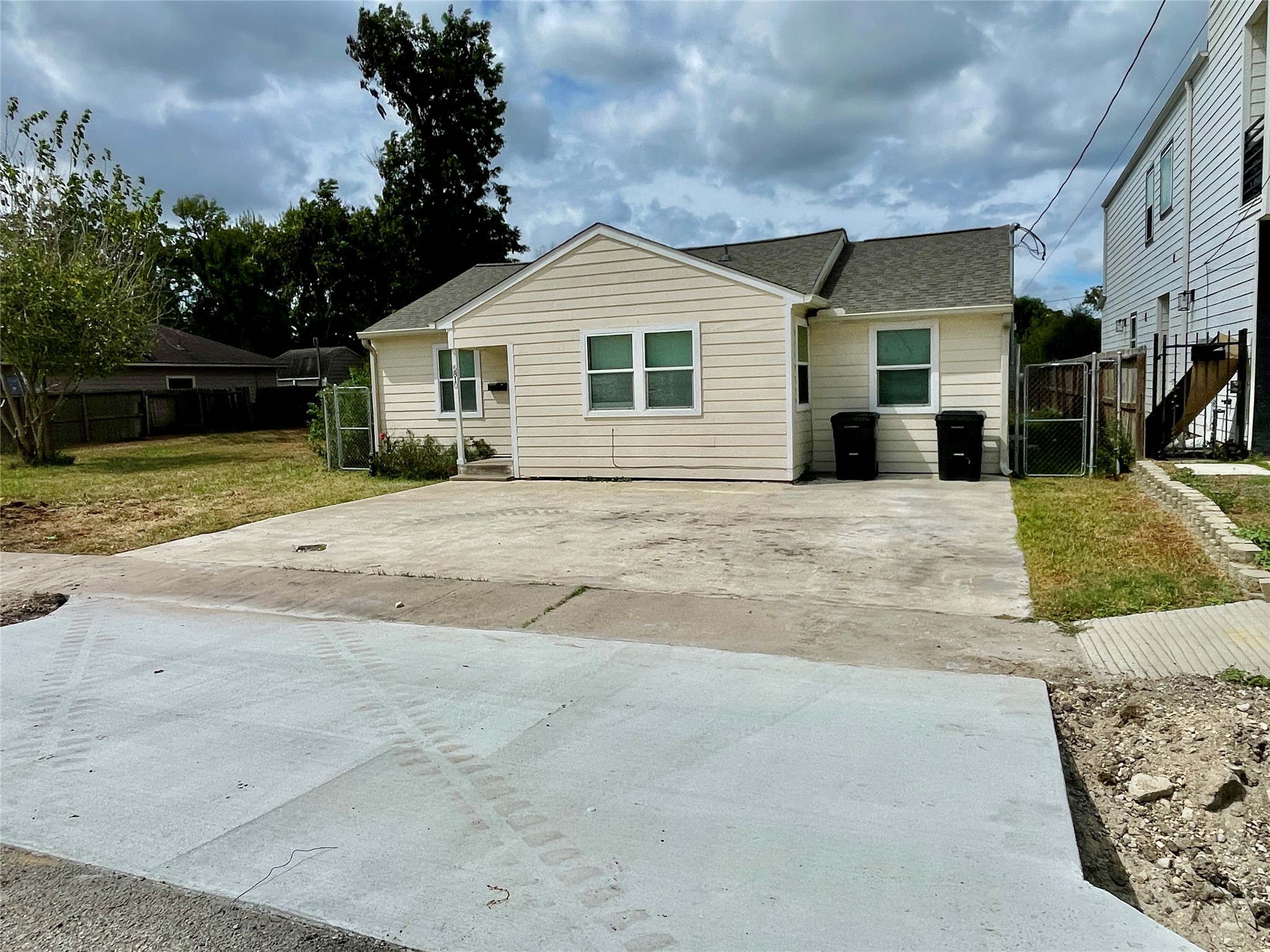 6810 Foster Street Houston, TX 77021 - Photo 1 of 24 Gallery Image 1