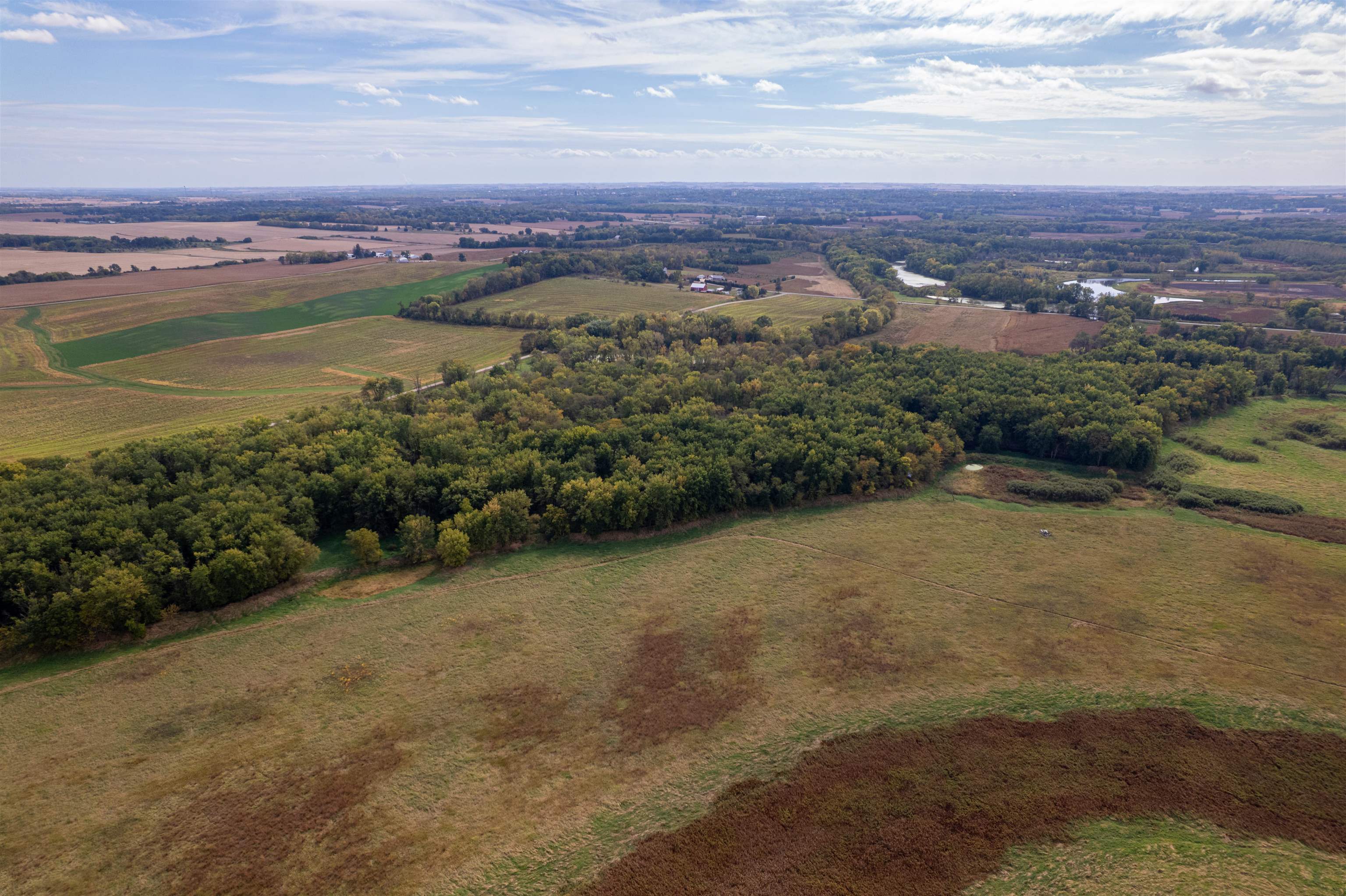 3537-3577 North Iris Hill Road Freeport, IL 61032 - Photo 17 of 60 a view of an ocean with a mountain