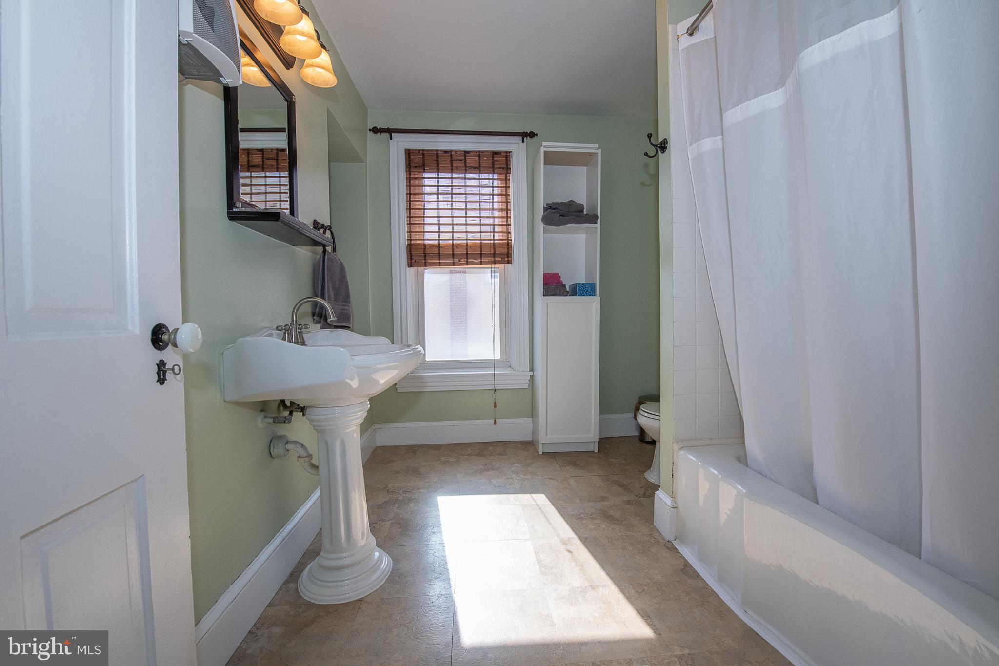 312 South Main Street Spring City, PA 19475 - Photo 19 of 28 Full Bathroom