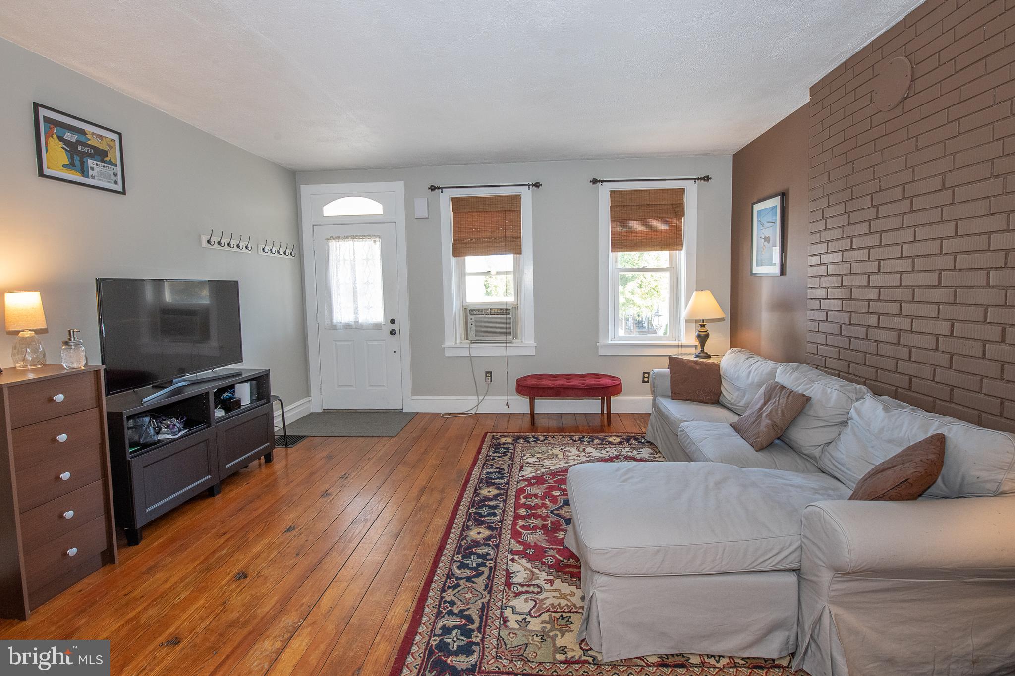 312 South Main Street Spring City, PA 19475 - Photo 6 of 28 Living Room