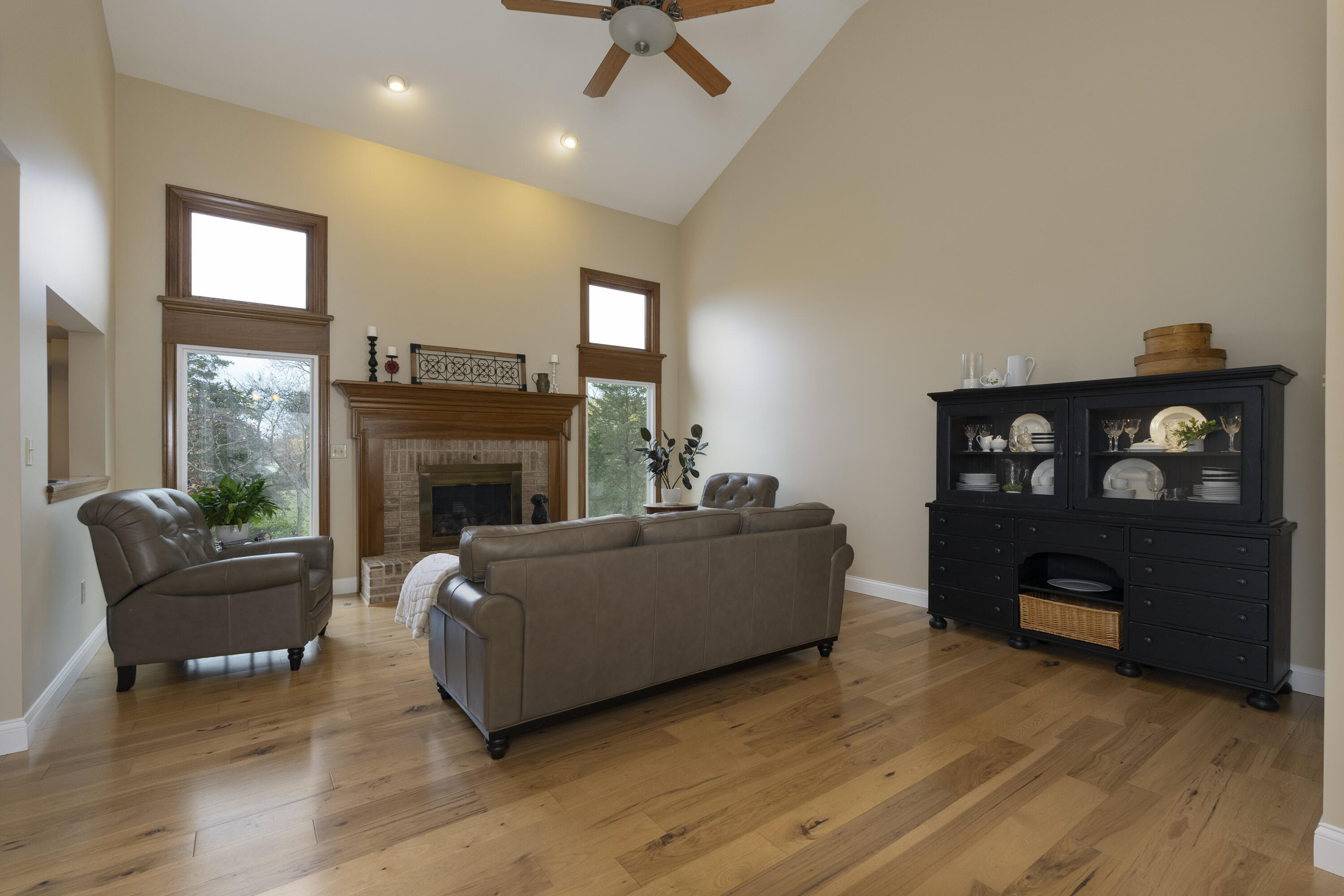 1049 Robertson Road Fort Mitchell, KY 41017 - Photo 5 of 33 Gallery Image 5