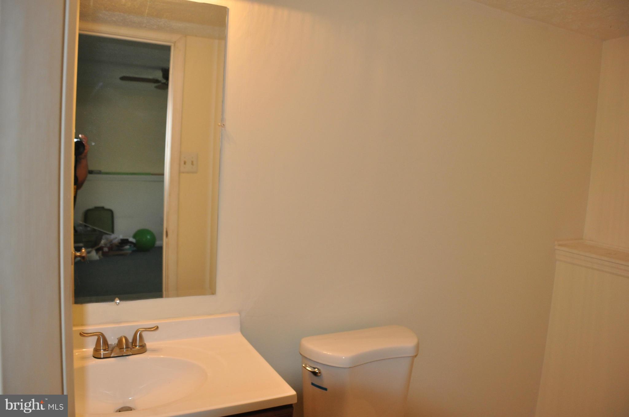 67 Yew Road Baltimore, MD 21221 - Photo 20 of 22 Bath