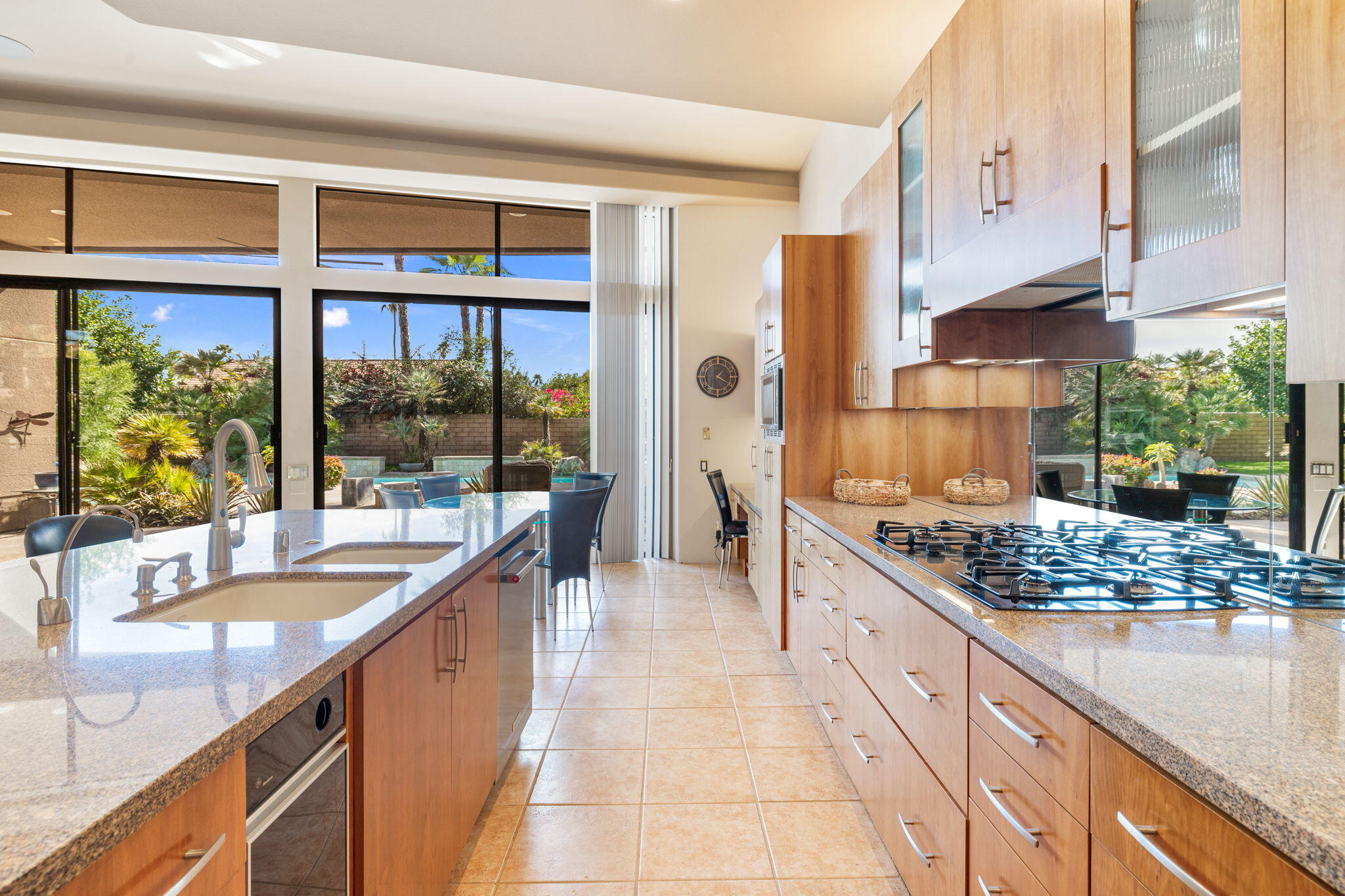 12 Boulder Lane Rancho Mirage, CA 92270 - Photo 4 of 29 33-web-or-mls-AM4A9192