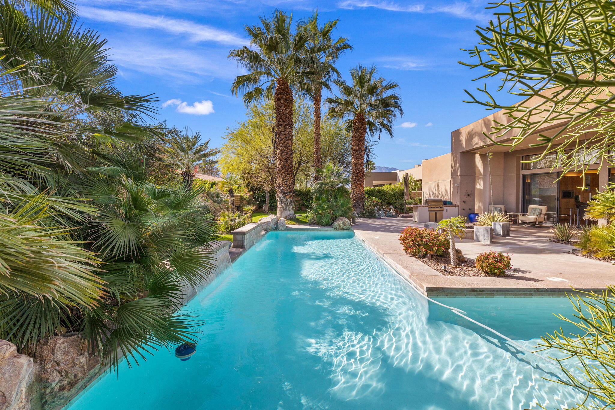 12 Boulder Lane Rancho Mirage, CA 92270 - Photo 8 of 29 pool