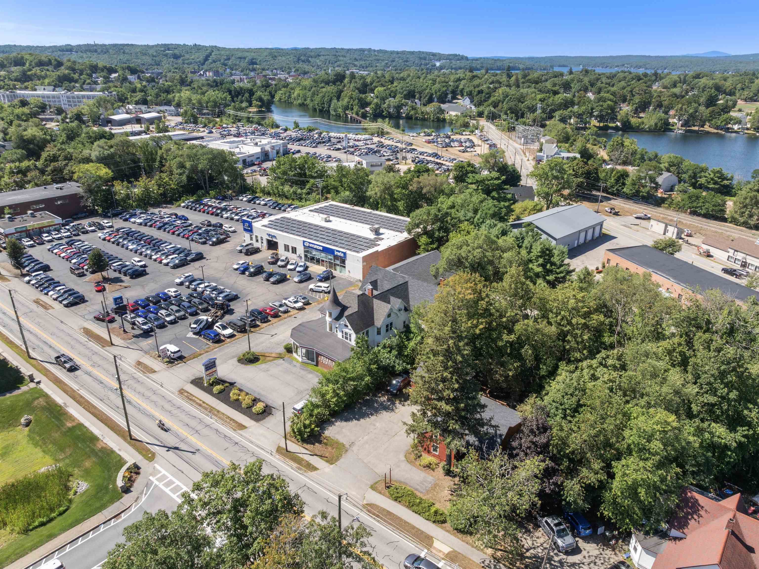 468 Union Avenue Laconia, NH 03246 - Photo 4 of 48