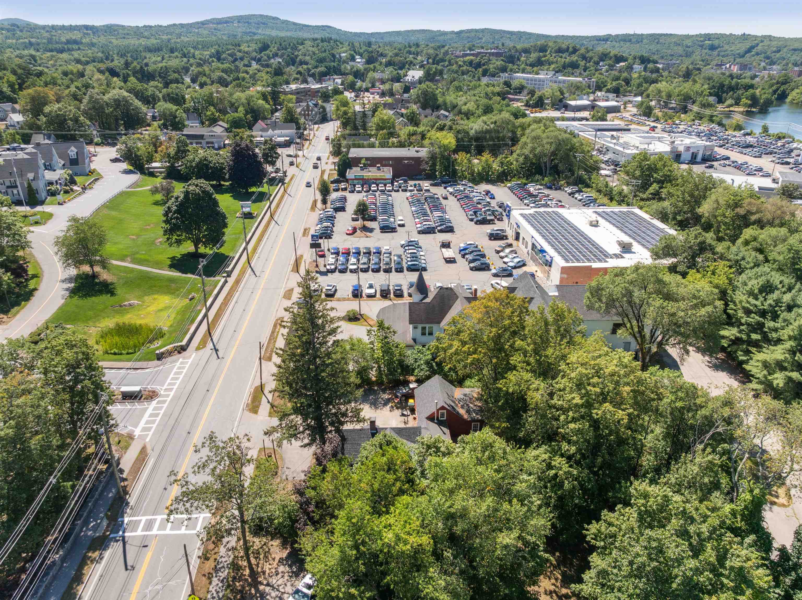 468 Union Avenue Laconia, NH 03246 - Photo 5 of 48