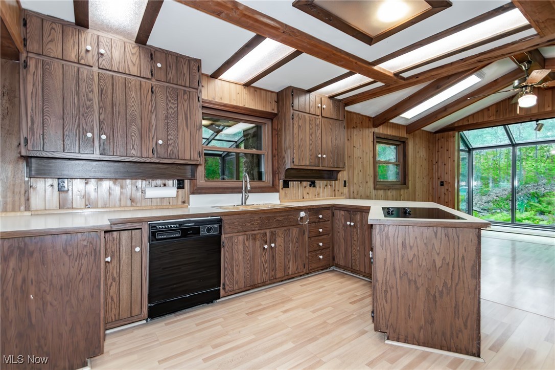 36981 Chardon Road Willoughby, OH 44094 - Photo 9 of 38 Gallery Image 9