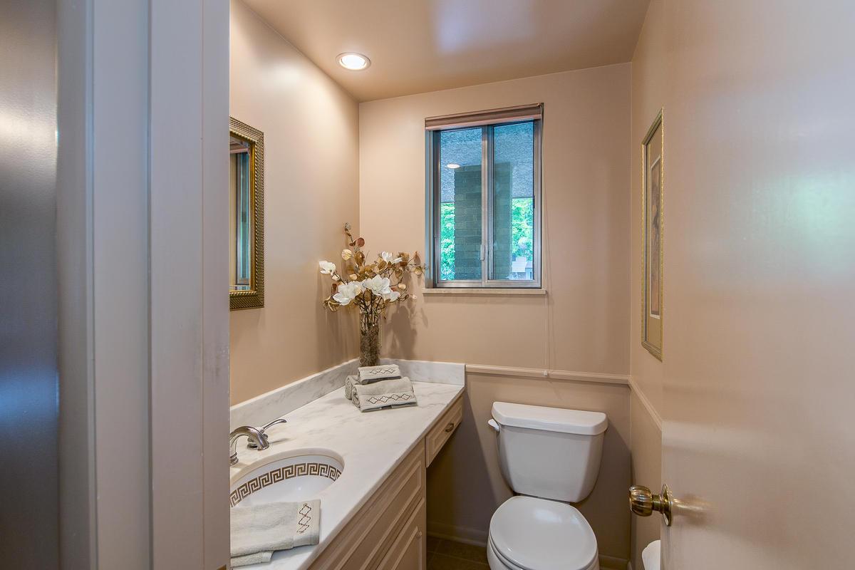 4265 Camborne Road Columbus, OH 43220 - Photo 16 of 50