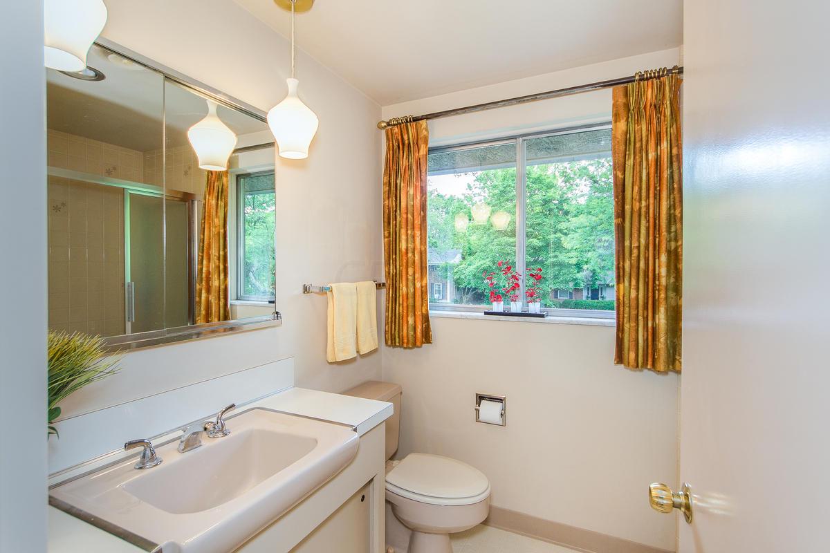 4265 Camborne Road Columbus, OH 43220 - Photo 19 of 50