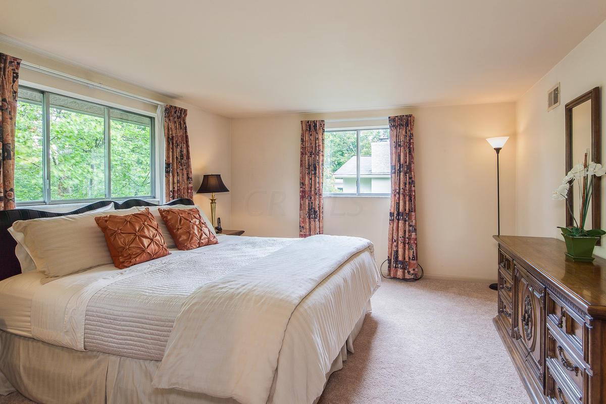 4265 Camborne Road Columbus, OH 43220 - Photo 20 of 50
