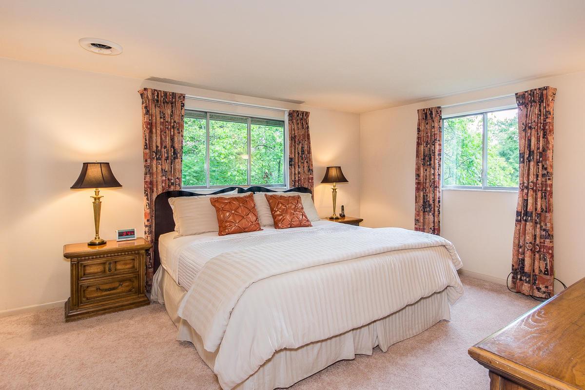 4265 Camborne Road Columbus, OH 43220 - Photo 6 of 50