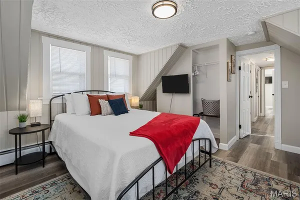 $325,000 | 618 North Benton Avenue, St. Charles, MO 63301