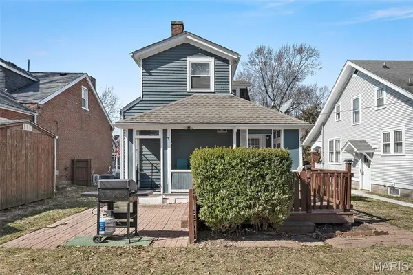 $325,000 | 618 North Benton Avenue, St. Charles, MO 63301