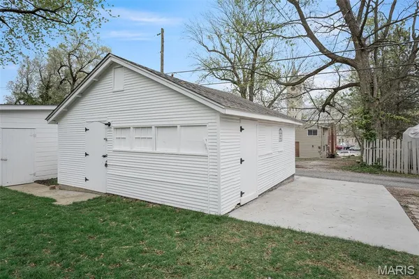 $325,000 | 618 North Benton Avenue, St. Charles, MO 63301