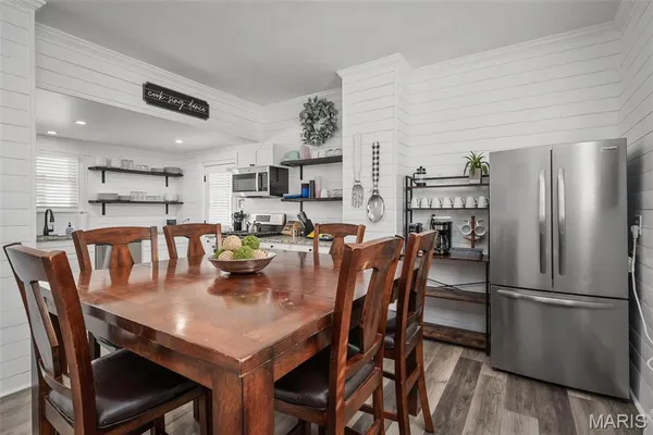 $325,000 | 618 North Benton Avenue, St. Charles, MO 63301