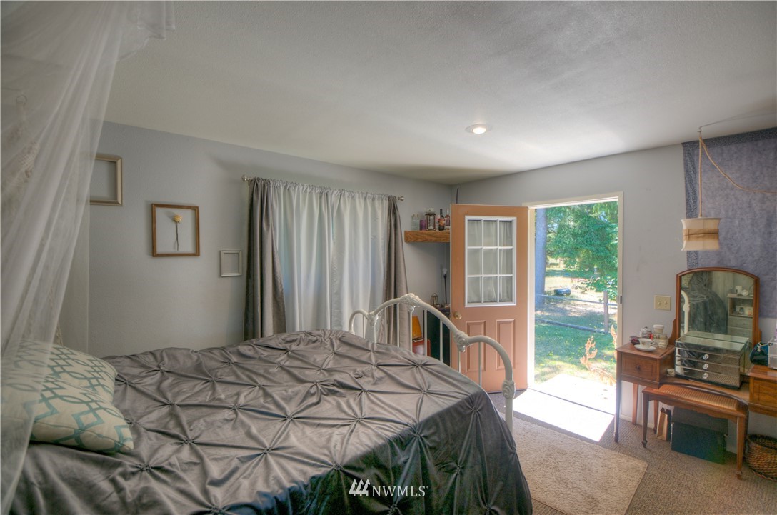 5729 180th Avenue Southwest Rochester, WA 98579 - Photo 13 of 25