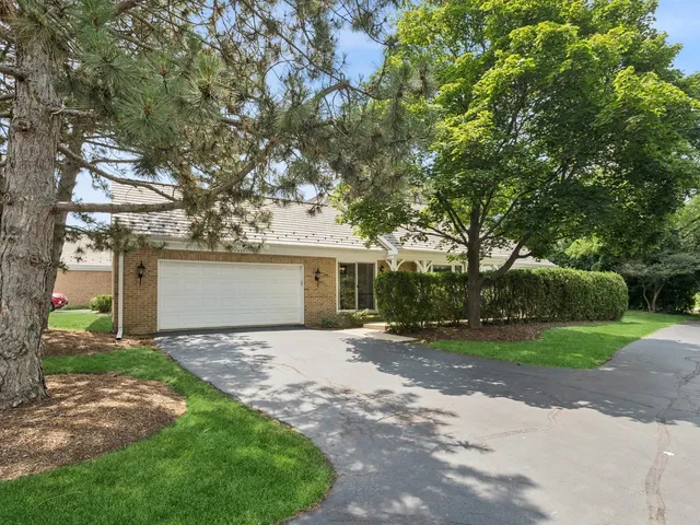 $529,000 | 1427 West Shire Circle, Inverness, IL 60067